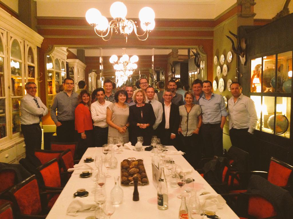 GeryM's tweet photo. #axa #axabanque en action avec les Agents #AssurBanque à Bordeaux @scognamiglio9 @broncard1 @Marie_AXABanque http://t.co/ZdYeHfuUpC