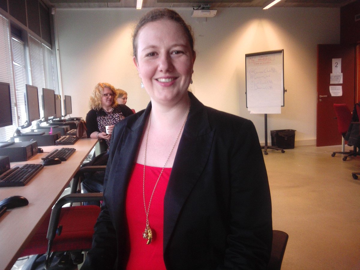 missmamawork's tweet photo. @WEfashion Ik heb meer jasjes nodig denk ik. #dressupthursday #CareerClub. http://t.co/xHV36ZKDwO