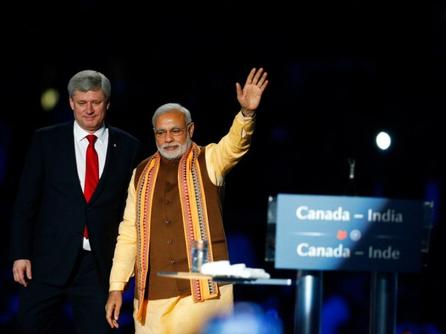 IASprathmesh's tweet photo. On Canadian shores, Modi bats for India’s development#@narendramodi visit http://t.co/rXMmadSmg2