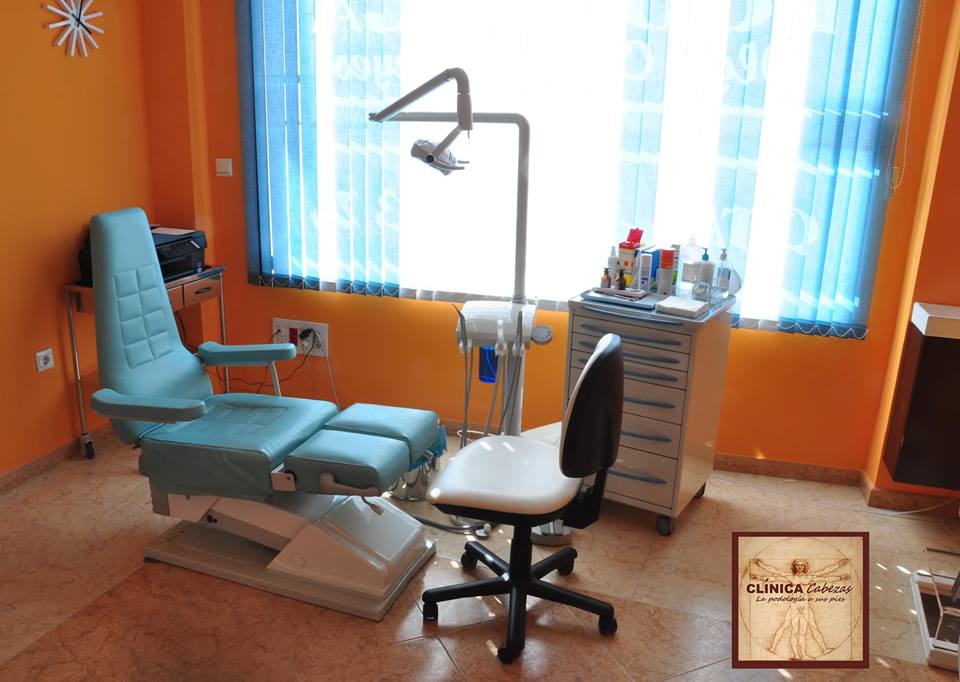 ClinicaCabezas's tweet photo. Os esperamos para velar por la #salud de vuestros #pies. 
#podologia #pie #clínica #Huelva 
@Almu_garsan http://t.co/jGpnrtOKP1