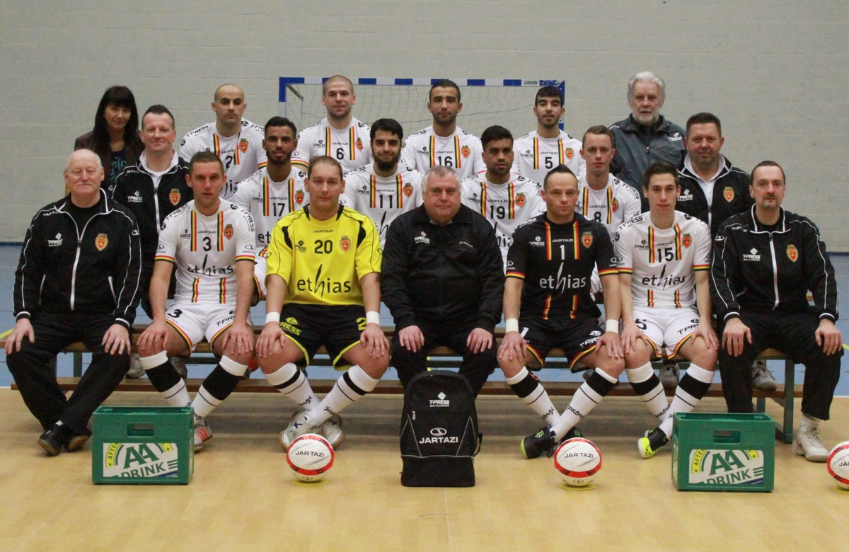 Balog_Adam's tweet photo. Morgen start het AMF WK zaalvoetbal 2015! http://t.co/hmbdArf3EO @sporza #zaalvoetbal #BZVB #VZVB http://t.co/RaD1pROlyD