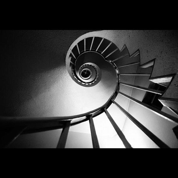 螺旋階段bot Winding Stairs Twitter