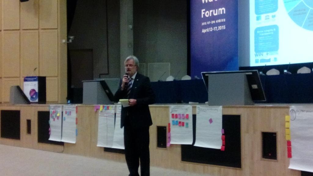 "make one-stop shop for water governance experiences"  @wwaterforum8 <a href="/PCGGlas/">Peter Glas</a> chair OECD water governance initiative