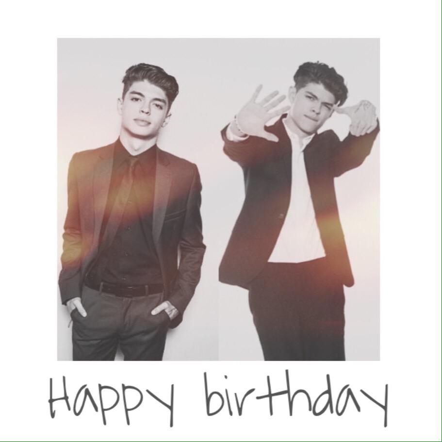  happy birthday to my idol, i love you Ian. X 