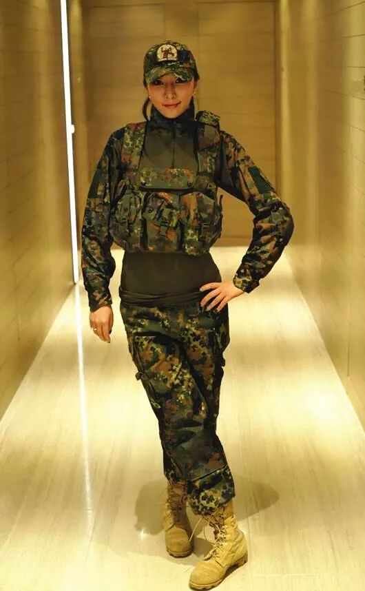 GunGirlpic's tweet photo. フレック迷彩 https://t.co/eMC8tMha7w