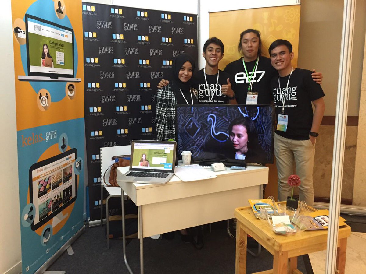 ruangguru's tweet photo. Thanks @e27co and @dailysocial for having us at Echelon Indonesia 2015! #RGevent #ECID2015 http://t.co/ntWJSCQKRB