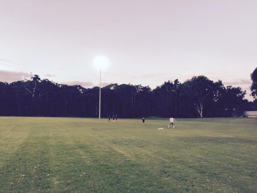 AFLHCC's tweet photo. The lights are on at Northlakes Oval! http://t.co/0mwnhUezz6