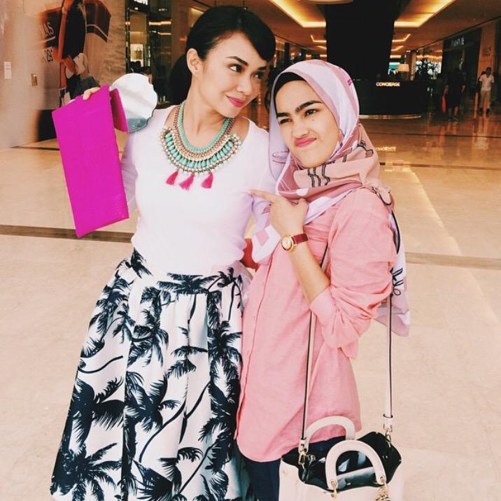 rotikaya's tweet photo. Elfira Loy dan Nora Danish buat pertama kalinya berlakon bersama 😊 http://t.co/crA82o2tTK