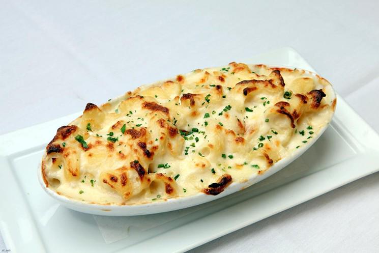 NewTimesFood's tweet photo. This @RedSteakhouse lobster mac 'n cheese can be delivered to your office free. Deets here: http://t.co/GgkgI9WkEG http://t.co/rSvyyrbvyf