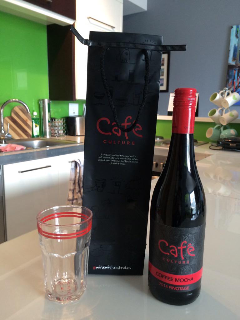 ctmylove's tweet photo. A surprise afternoon wine delivery means only 1 thing: I won't be making it to gym this evening 😁 #winewithoutrules http://t.co/nSmTUnH5Sd