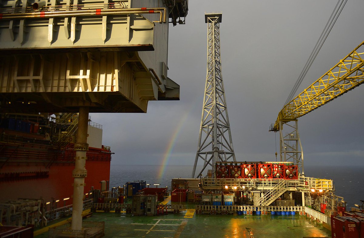 EquinorASA's tweet photo. Expected recoverable reserves from #Valemon field - 192 mil barrels oil equivalent. #offshore http://t.co/czPYTcft00 http://t.co/NxeoVjO6IU