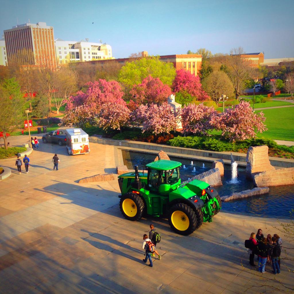 Today at #UNL: #Husker Food Connection, Language Fair &amp; Civil War re-enactors. Learn more at go.unl.edu/unltoday