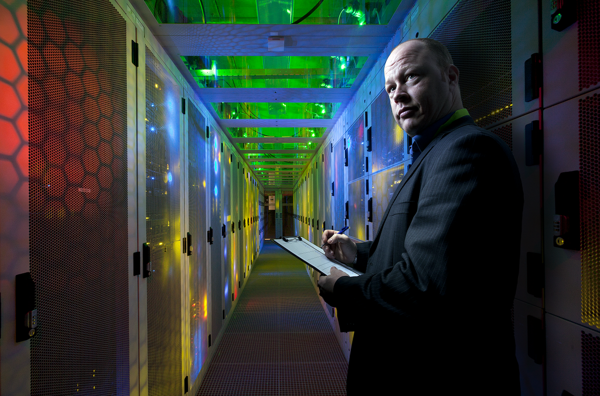 HSD_NL's tweet photo. The @DutchDatacenter is on today’s lineup for #cybersecurityweek at #GCCS2015 (photo Dataplace Alblasserdam) http://t.co/EqicLaiIOe