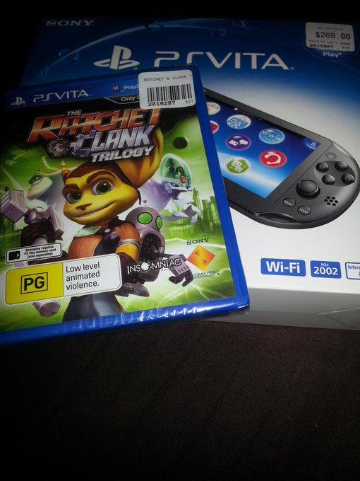 PS Vita 2000 + Ratchet &amp; Clank Trilogy &hearts; #Newtoys http://t.co/jy49qhWgC7<a href="/tag/newtoys"class="tags">#Newtoys</a>