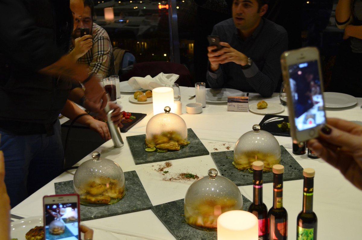 OuzoRoof's tweet photo. Dün akşam, @Bimutfak1 ekibi ve blogger dostlarımızı ağırladık. #ouzoroof #foodie #artofculinary http://t.co/ErJm5f7WSh