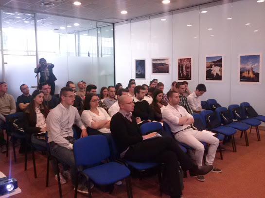 VestaTuzla's tweet photo. Studenit Univerziteta u Banja Luci u posjeti Delegaciji EU u BiH u okviru programa #EUITI @eubih @euinfocentar #BiH http://t.co/9vdK3HIwGO