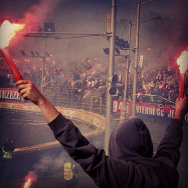 CasualUltra_'s tweet photo. No Pyro, No Party! http://t.co/dCPmRp328s