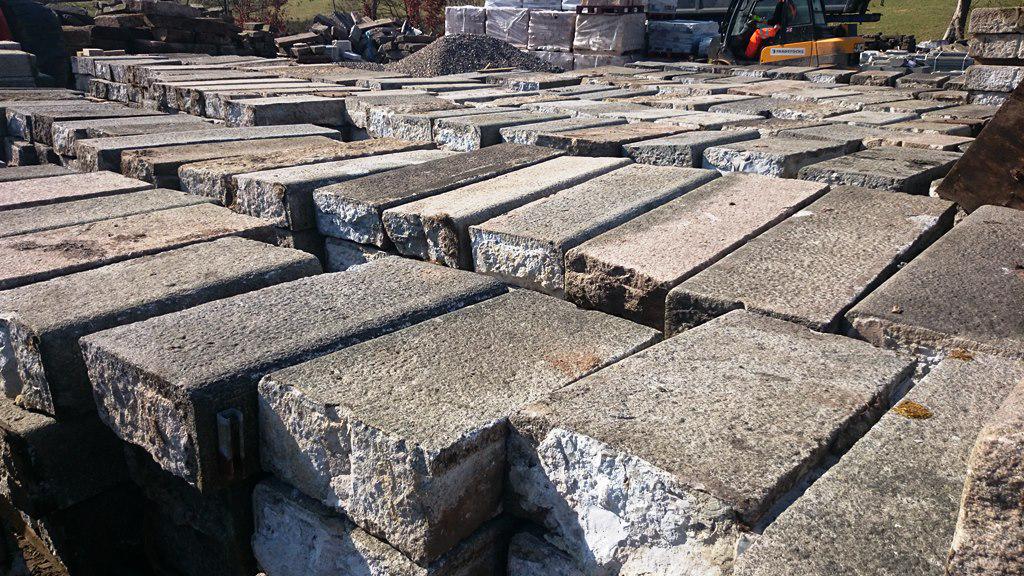 Now in stock, several hundred metres of quality granite coping/edging.
tradstocks.co.uk/news-and-lates…
#STONE #architecture