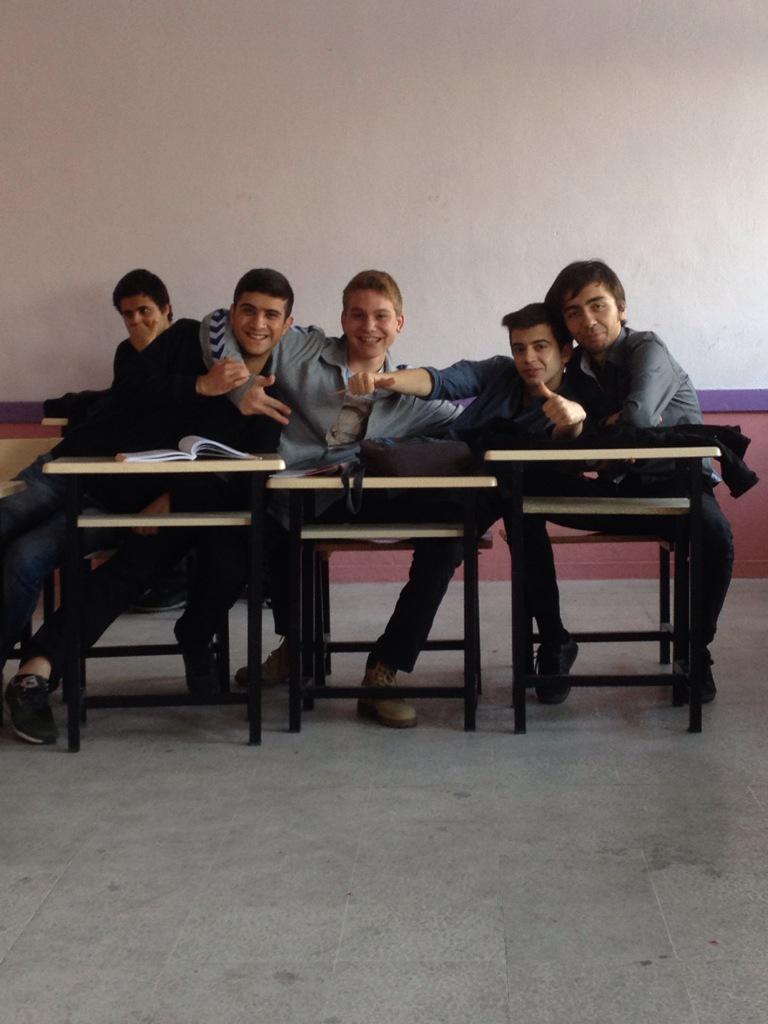 sevcanserap_'s tweet photo. Günün #mtsoal ziyaretçileri @Mestii_Mudam @SamanTurker ve Cem Berk Atmaca için geçen yıldan armağan . http://t.co/5YmHxbjYjA