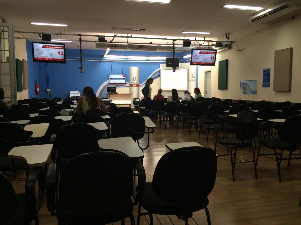 danyneri's tweet photo. Muito feliz com a oportunidade de estar aqui! @rafaelviana100 só faltou vc comigo, hoje tem aula do @MarceloMarineli http://t.co/mMUPkpAF6e