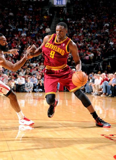 Happy 30th birthday to the one and only Luol Deng! Congratulations 