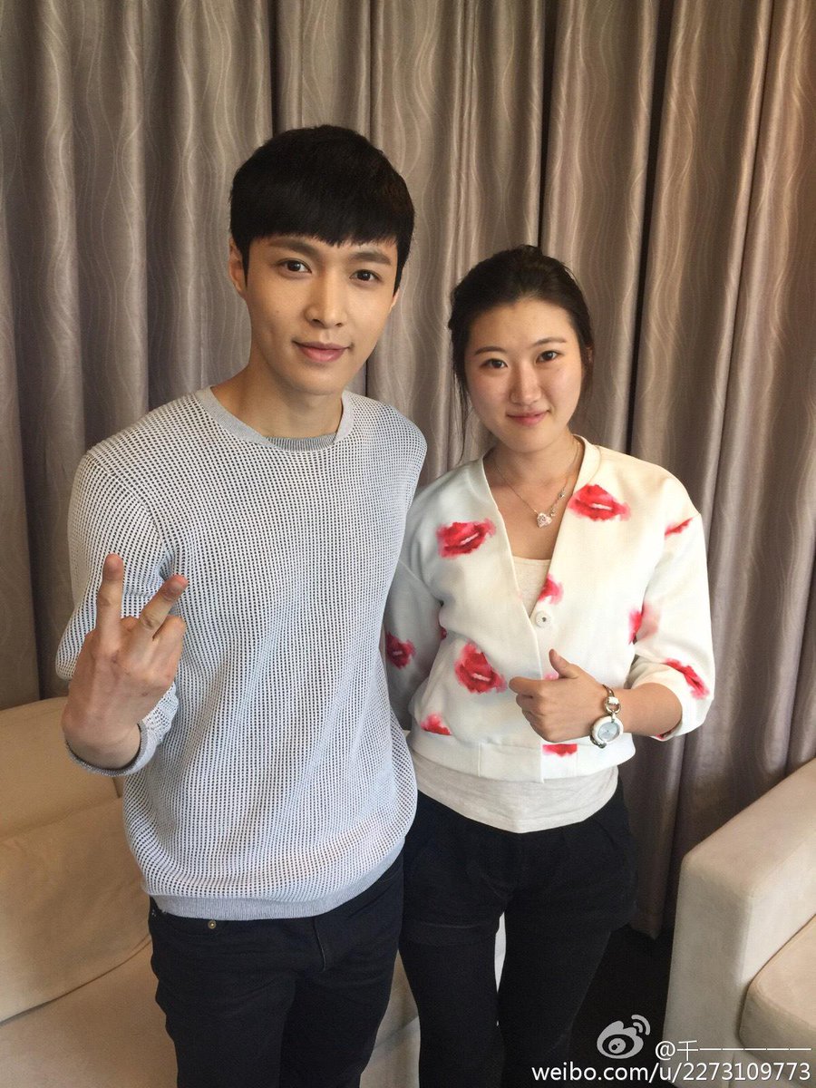 exo__box's tweet photo. 150416 千一一一一一 's Weibo update : Lay
http://t.co/osWMwRYYtd http://t.co/mEf3pRkMe6