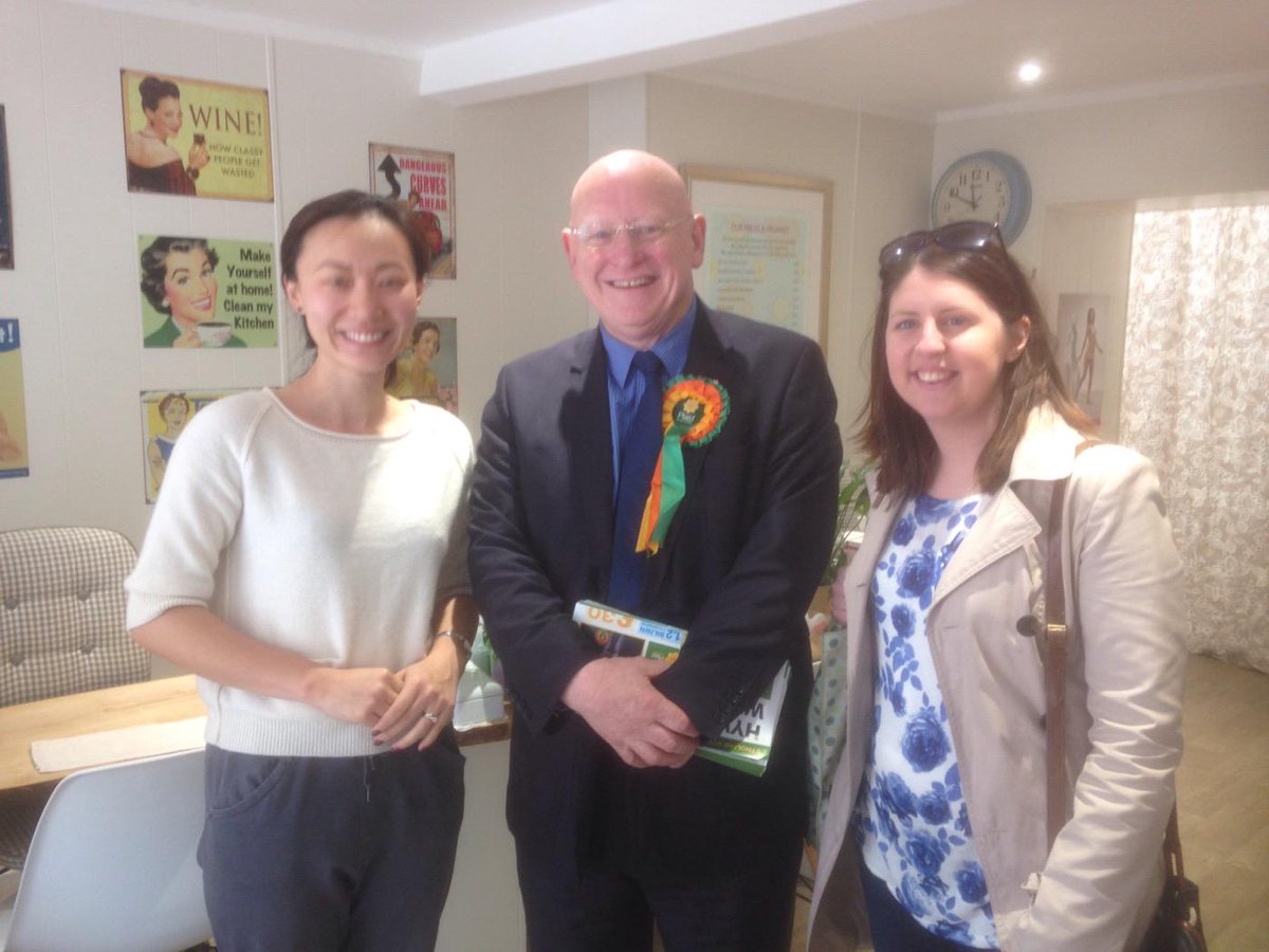 _Ralph_fien_nes's tweet photo. Diolch am y gefnogaeth i fy ymgyrch gan Studio Nail Bar Bangor. @Plaid_Cymru @mairrowlands #Plaid15 http://t.co/IzGbttf9Zv