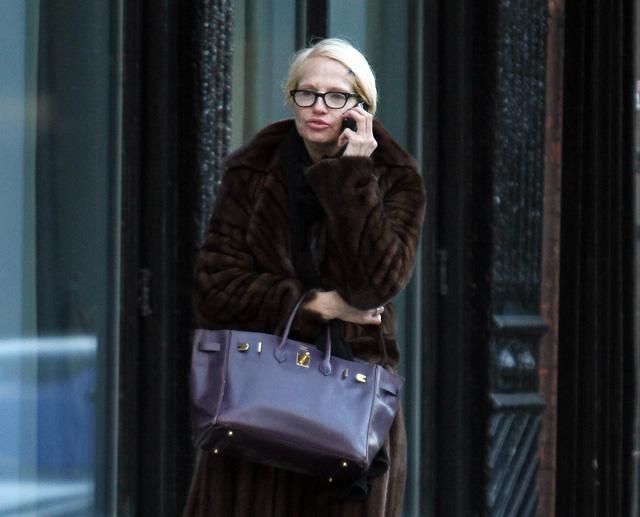A very happy 60th Furry Birthday to american actress Ellen Barkin. 