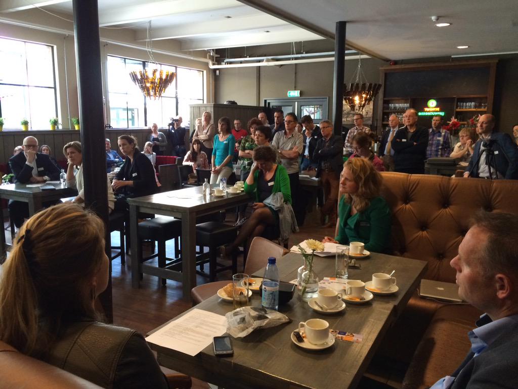 Volle bak #WNO074 Werkplaats #NieuwOrganiseren <a href="/Hazemeijer074/">Hazemeijer Hengelo</a> en <a href="/S2M074/">S2M074</a> met <a href="/pietervdhaak/">Pieter van der Haak</a> <a href="/wibohaverkate/">Wibo Haverkate</a> <a href="/benkuiken/">Ben Kuiken</a>