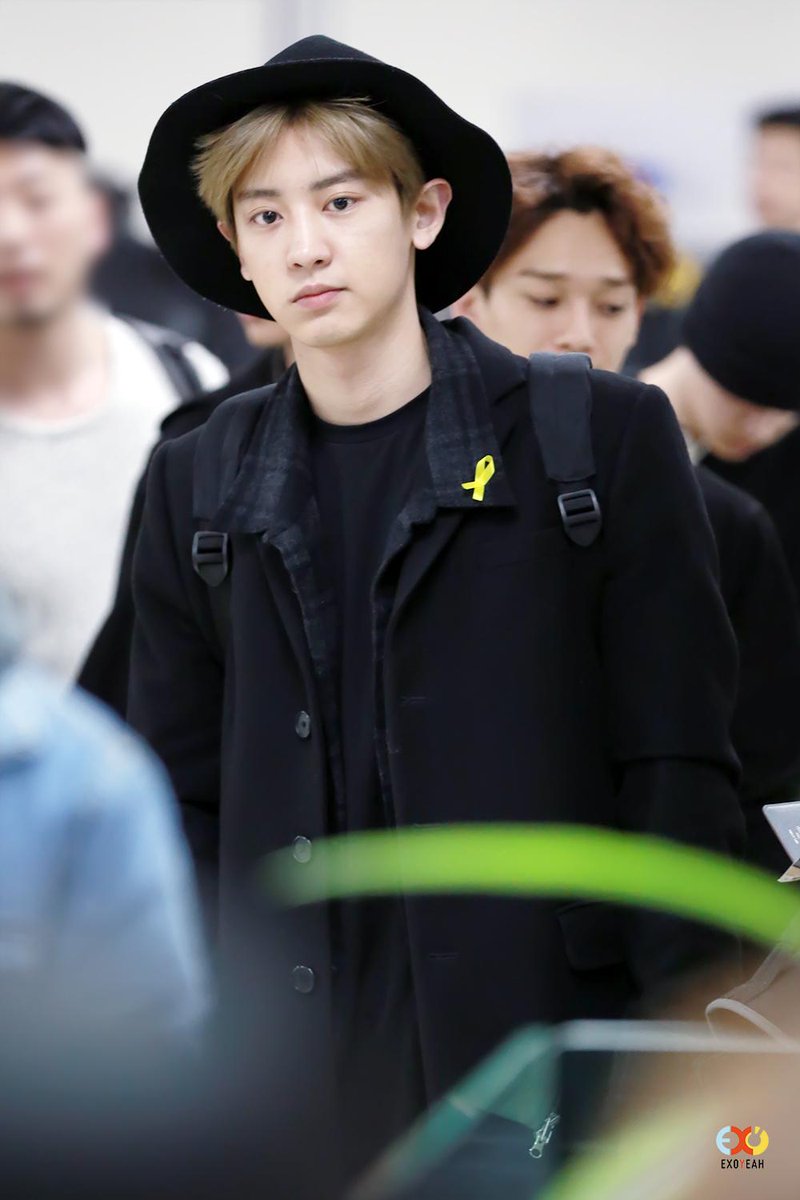 [HQ] 150416 Chanyeol at Gimpo Airport ©EXOYEAH
i.imgur.com/exqDfxk.jpg