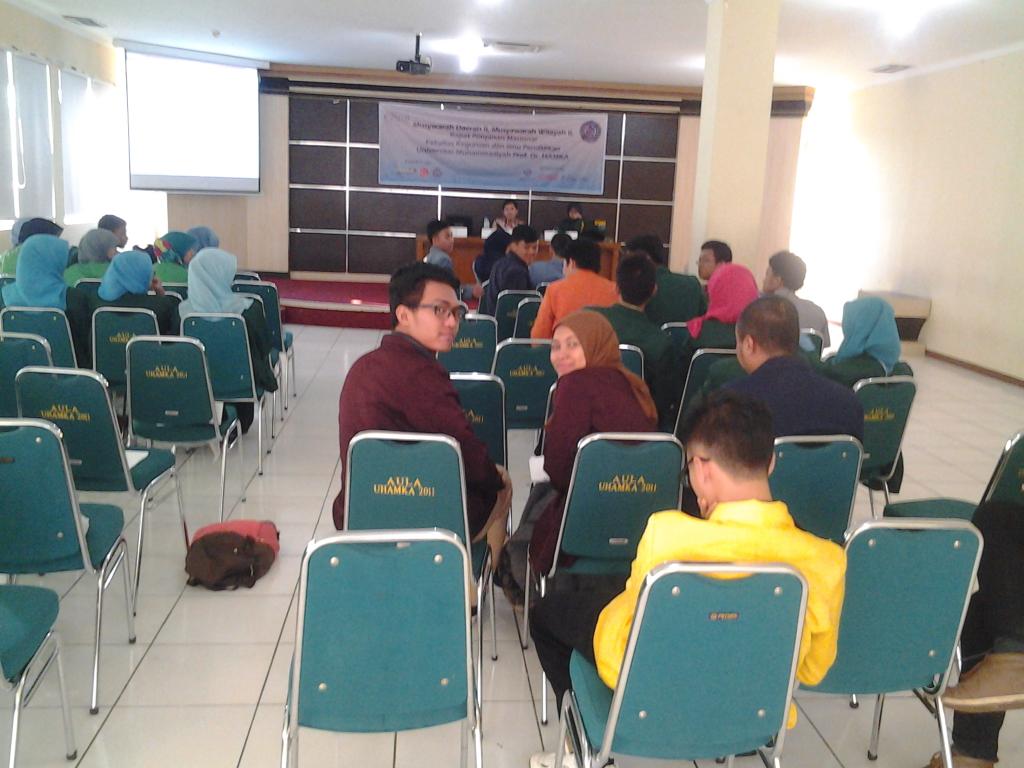 bk_untirta's tweet photo. Ini juga ada 2 kakak dari BK Untirta cowo dan cewe yg pose ke kamera tuh, pas lagi nunggu acara dimulai http://t.co/Tiij9HnUB3