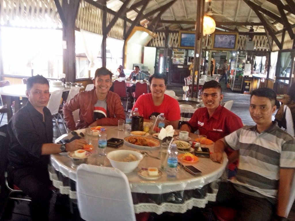 UtdIndonesiaPKU's tweet photo. Selamat datang di Kota Bertuah Ketua Umum United Indonesia, Kang @Moris_Megaloman. Semoga betah ya.. :) http://t.co/qItA88pESh