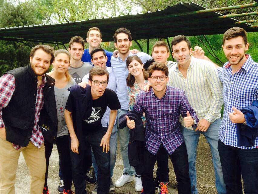 Guille_mbm's tweet photo. Equipo DIVERSIDAD en el DBG 15 #viveDeloitte @Deloitte_ES  @juaniyones  @NachFdz http://t.co/My3371CwX8