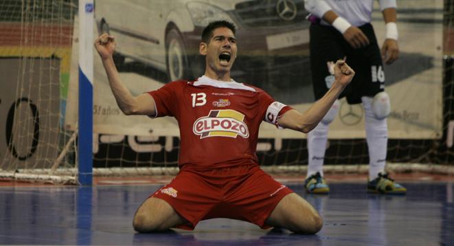 LNFS's tweet photo. El próximo 30 de abril @ElPozoMurcia_FS homenajeará a @kikeboned http://t.co/l9Dhdm6nrT #LNFS http://t.co/xiVusg8LM8