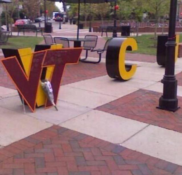 SydneyBLilly's tweet photo. #neVerforgeT #VirginiaTech #VCU ❤️ http://t.co/yuHEPoERwb