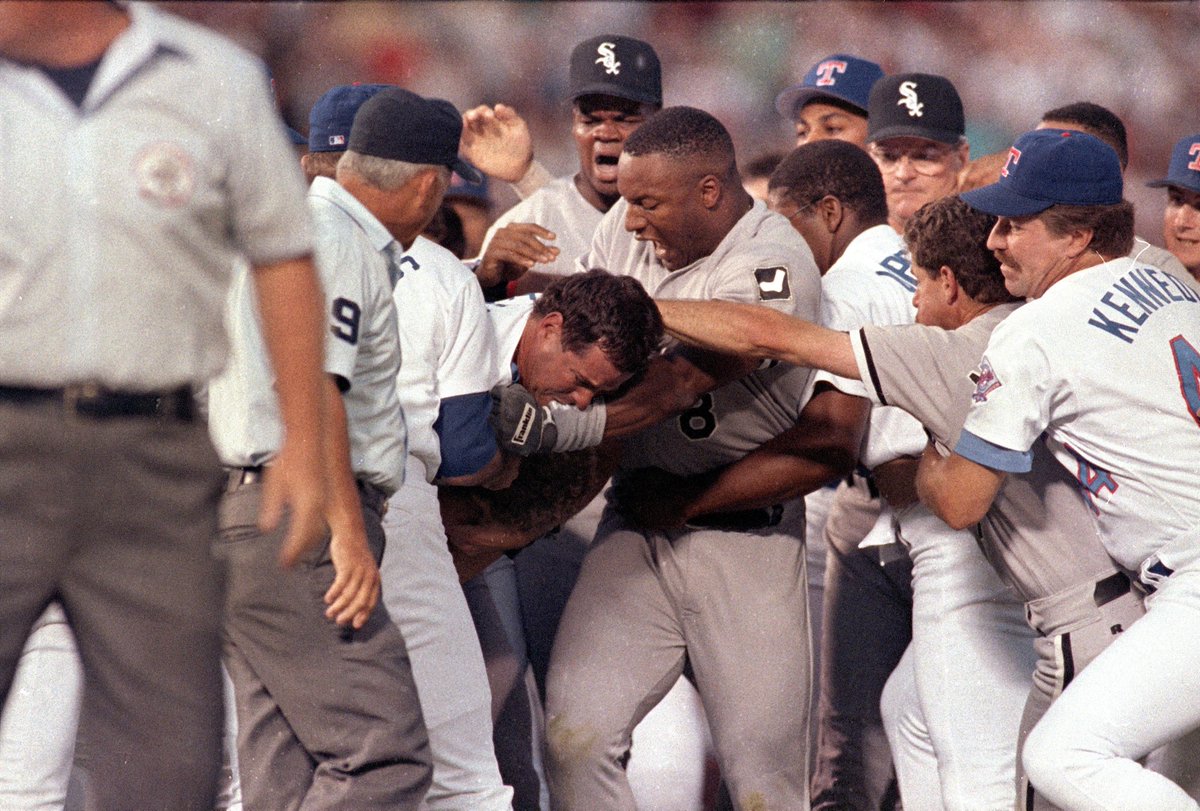 cravetheauto's tweet photo. Good morning! #tbt #throwbackthursday to the Nolan Ryan & Robin Ventura brawl. #Rangers #WhiteSox #FranksFace http://t.co/fQKkeuCdIV