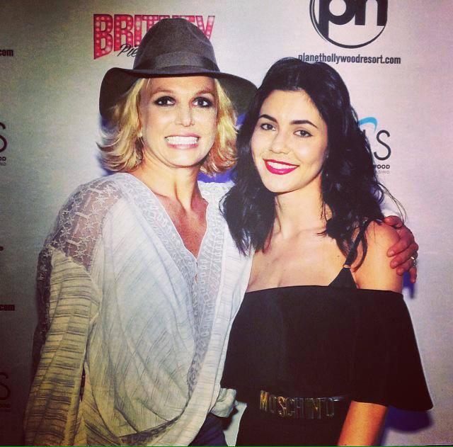 MarinaDSpain's tweet photo. Marina en el meet and greet de britney en el show piece of me de las Vegas http://t.co/YV7XlCqgCt