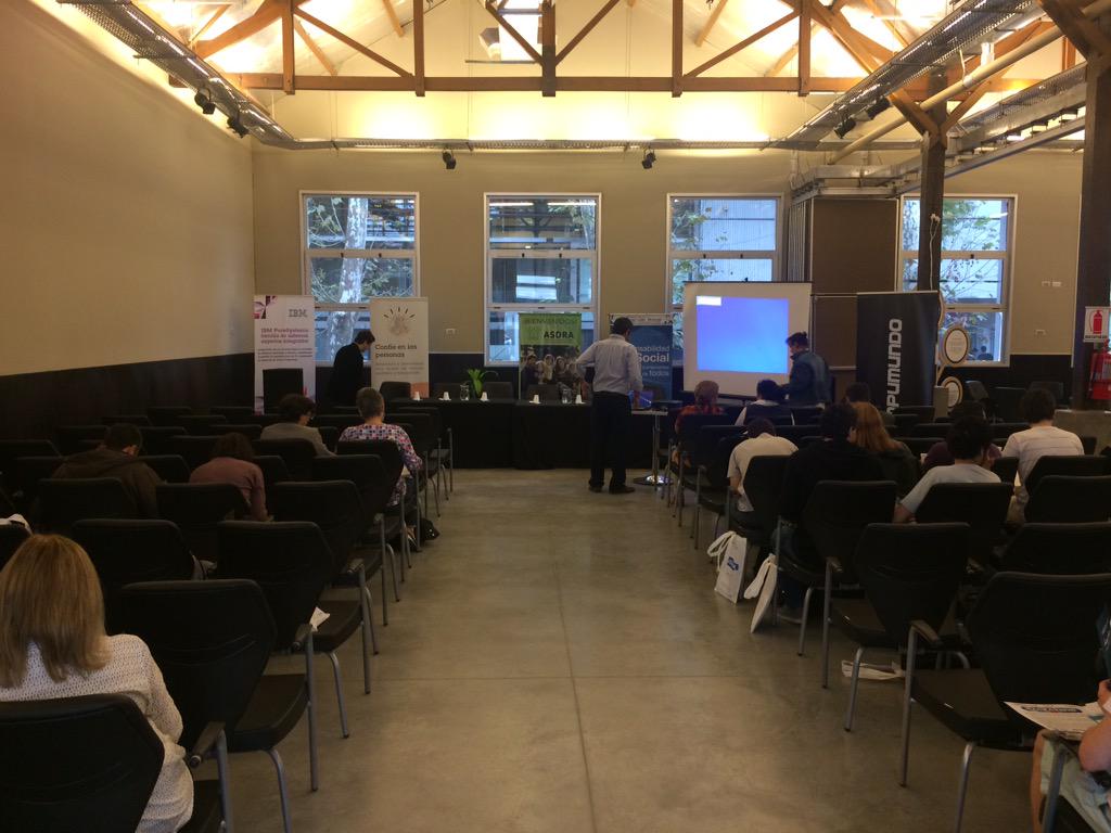agustinc's tweet photo. Todo listo para el 1er hackathon de tecnologia para la inclusion. Van llegando los participantes #AppsXinclusion http://t.co/GjV74uKLOb