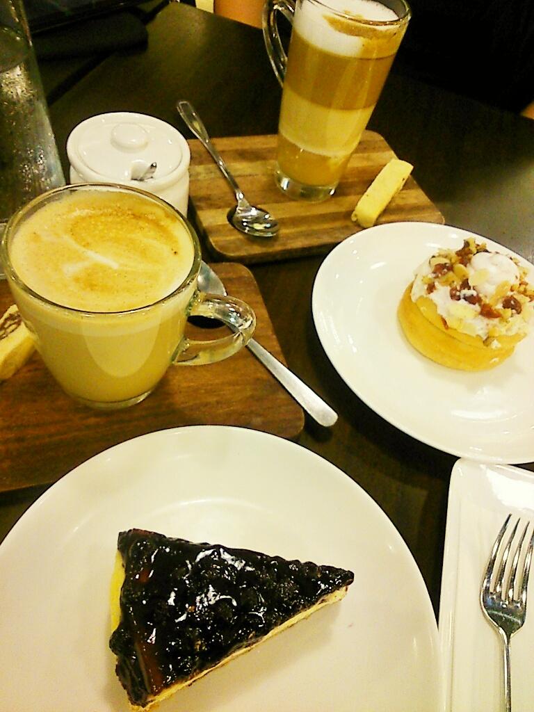 akosikeso's tweet image. Sugar, yes please. #DolceLatte