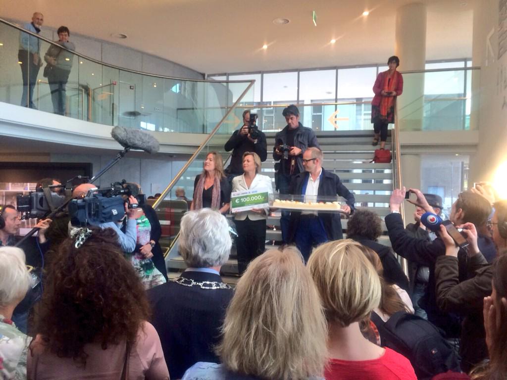 FriesMuseum's tweet image. Jaaaa we hebben 'm!!! Ús museum op 1! Iedereen ontzettend bedankt voor het stemmen! #museumprijs