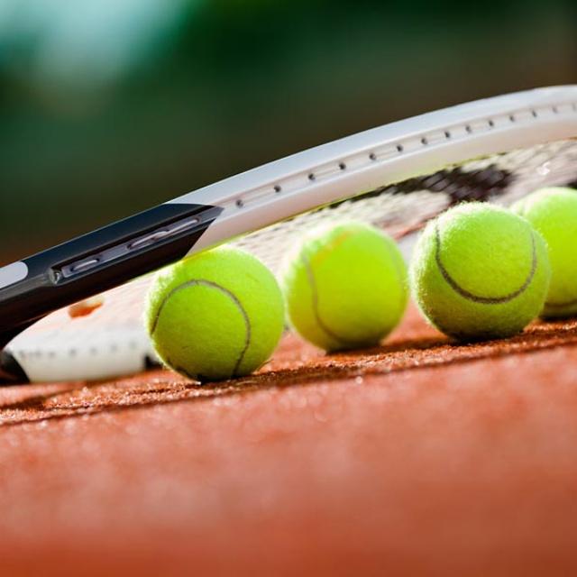 FefaOpen's tweet photo. Savršeno je vreme da krenete da se spremate za #FEFAopen turnir 🎾 #fefaopen4unicef @FakultetFEFA @unicefsrbija http://t.co/onvwD6gnPV