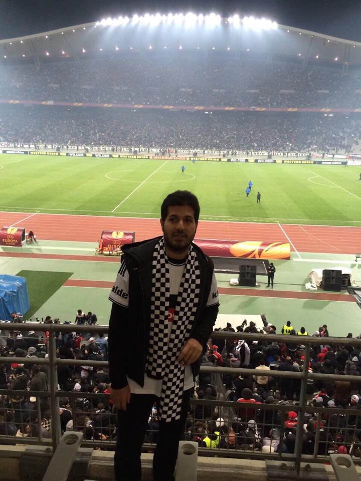 Açılmamış staddan 3 yıllık kombine almak... Gerçek Beşiktaşlılık budur. Helal olsun Reza Zarrab.