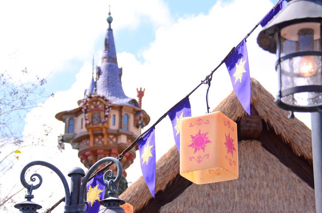 月光 على تويتر Wdwのmkにあるラプンツェルのエリア ˊㅿˋ アトラクション等は無くただの休憩所なのですが どこを見ても 可愛い Bgmも街で踊るシーンの曲だったりしてとても癒し空間でした 月光wdw旅 Http T Co 7lechpnbeo