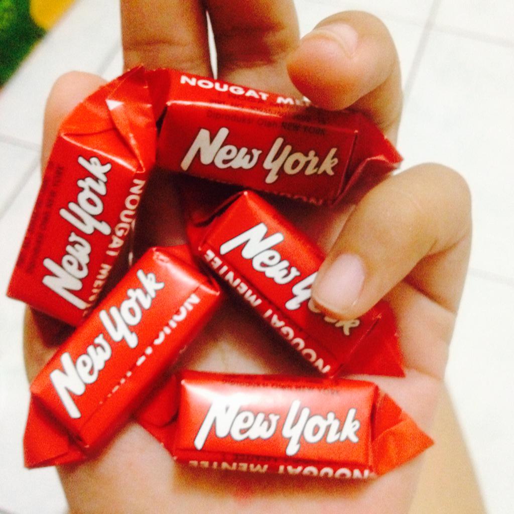 silvimaghdalena's tweet photo. 🍫🍫🍫 http://t.co/UKCqCX9MkM