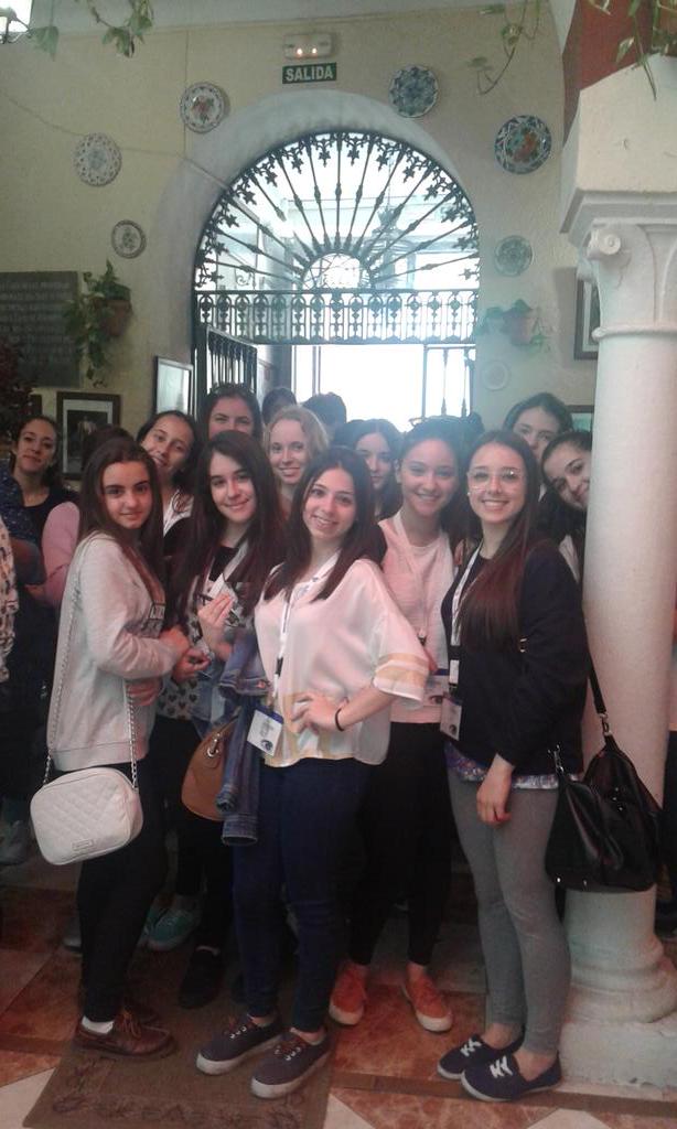 cpdcor's tweet photo. Granada muy hambriento!!!!#danza http://t.co/Xc93gHnoRO