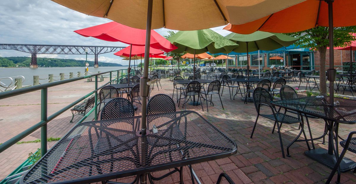 PK_IceHouse's tweet photo. The #patio is open, thanks to beautiful weather. Enjoy deliciously prepared food while taking in the #beautifulview http://t.co/CHwGi3uoCJ
