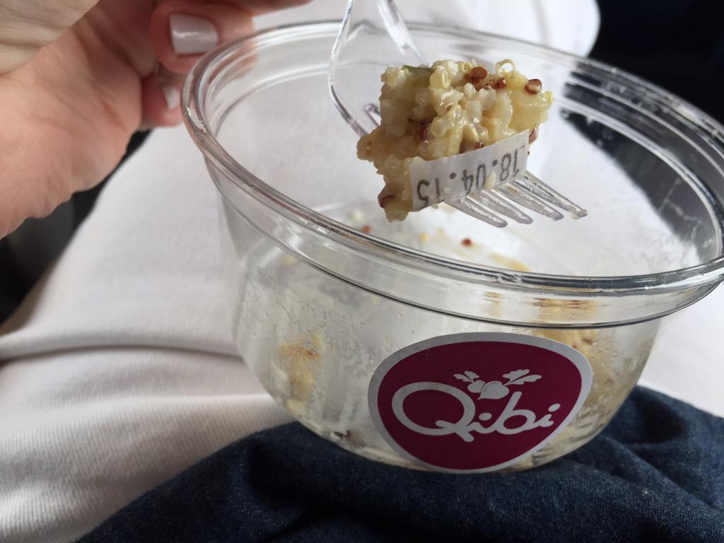 andreamonicahug's tweet photo. Heute lecker Datum gegessen!
Kleber im Salat beim Bio-Take-Away: Not cool.
#Qibi #Genf #nogo #bio #ähä http://t.co/7VMDy0HCby