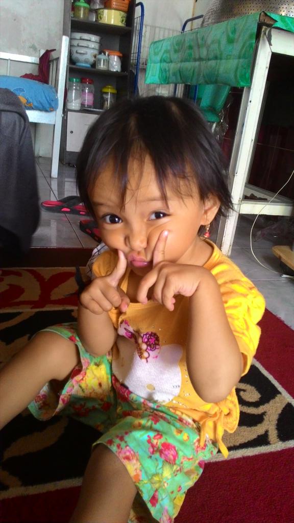TariiMentary's tweet photo. Anak alay  hahaha http://t.co/t7dRJ4KsI3