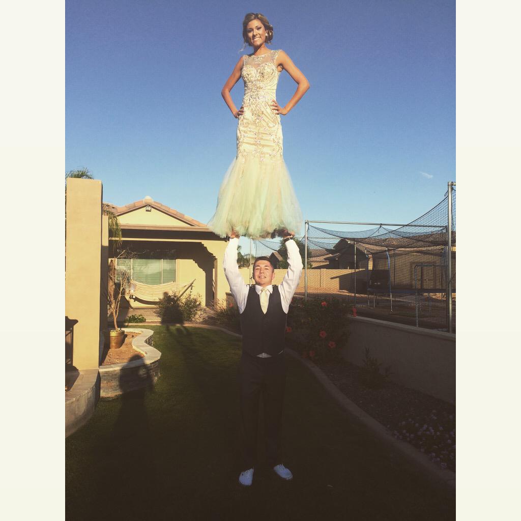 PromPics's tweet photo. Cheer couple goals 😍 #prom2k15 http://t.co/6hixQfMJZW