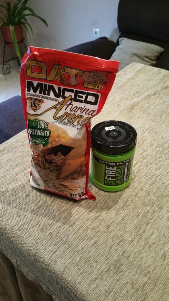 pablo_mojito83's tweet photo. Pues ya tengo mi avena savor crema catalana y mi pre-entreno @Ftnessnutrition http://t.co/8PJBrt7bju